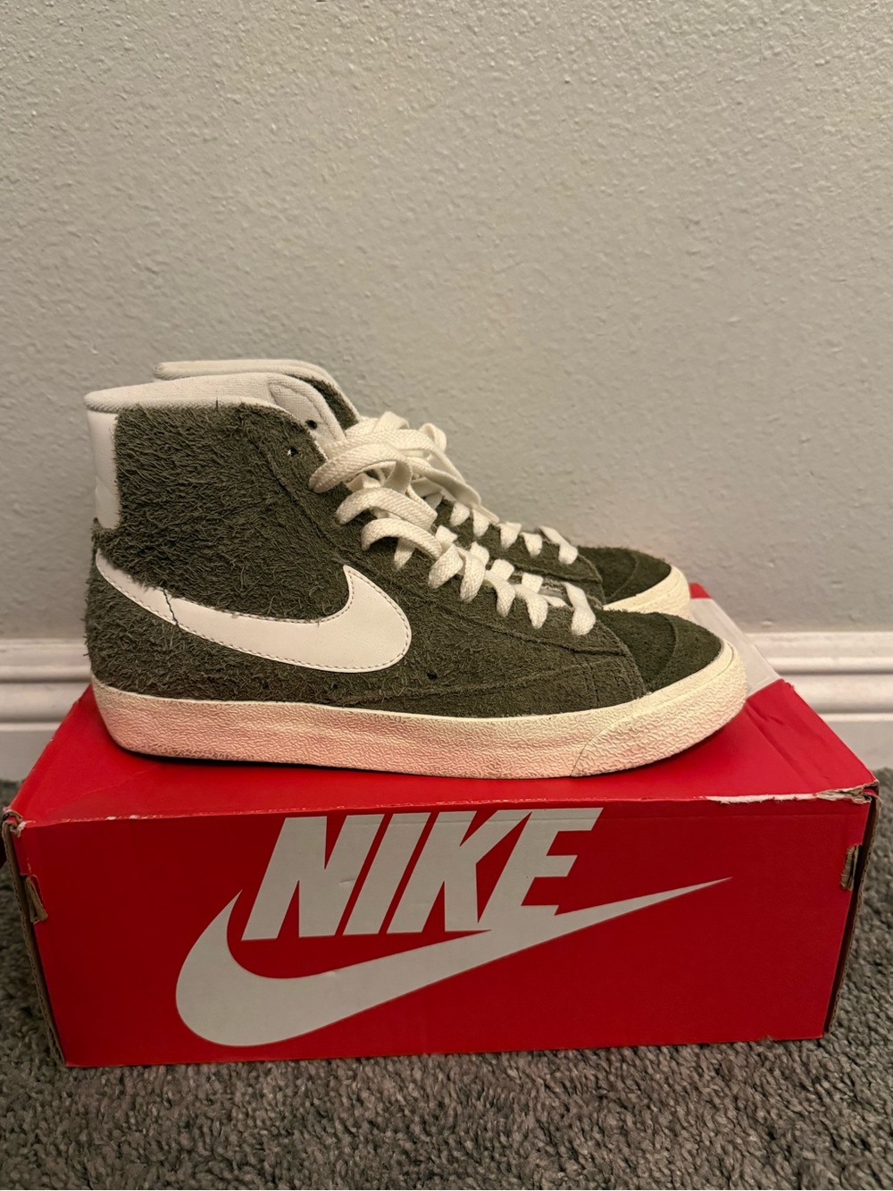 Nike Womens Blazer Mid 77 Vintage Olive Suede High Top Sneaker